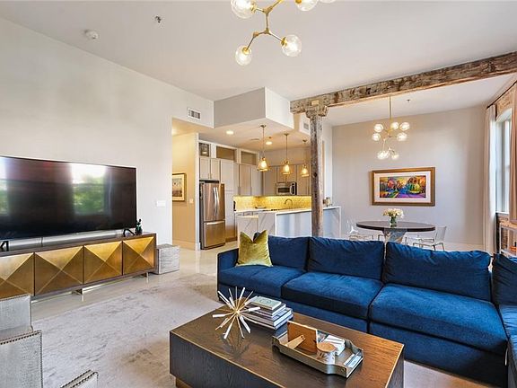 3rd image of 840 Tchoupitoulas St APT 221
