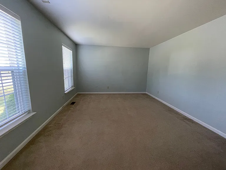 21707 Harrison St — Photo 4