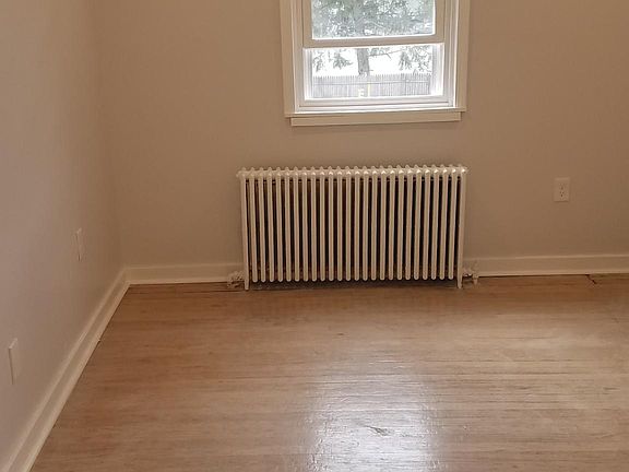 2nd image of 18 Providence Pl #7