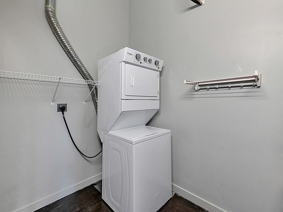 5th image of 462 Whittier St APT 209