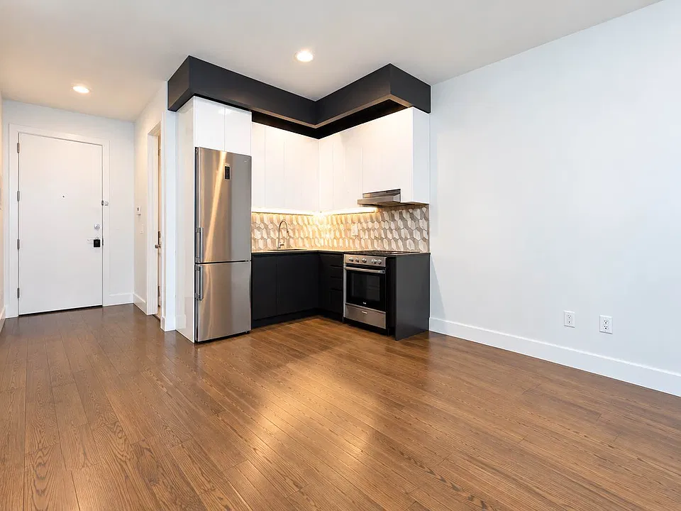 2717 Snyder Ave #3L