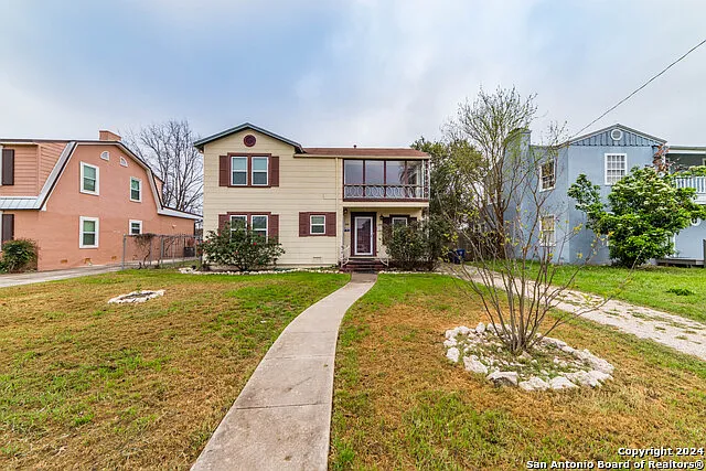 2218 W Mistletoe Ave — Photo 2