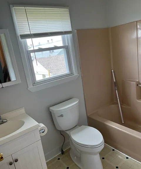 1012 Corbett St — Photo 8