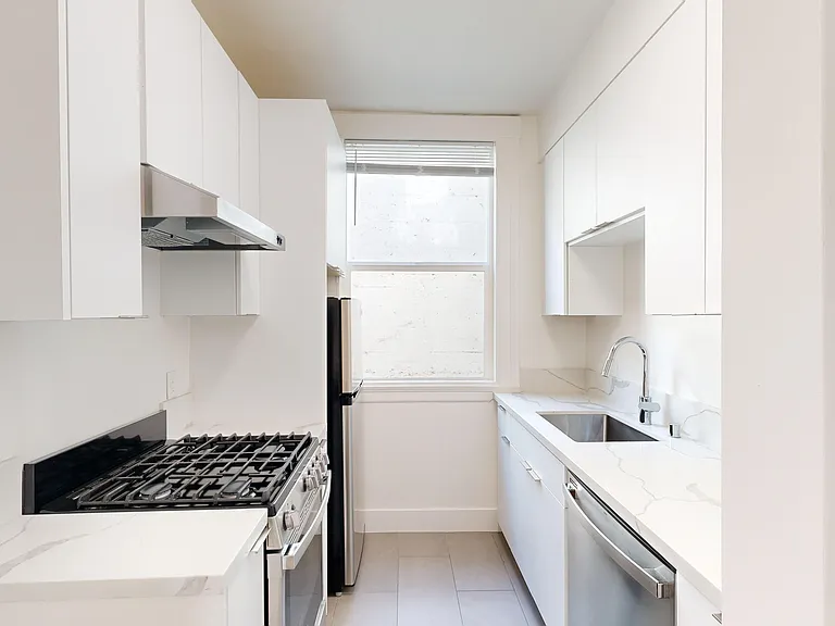 1401 Jones Street — Photo 5