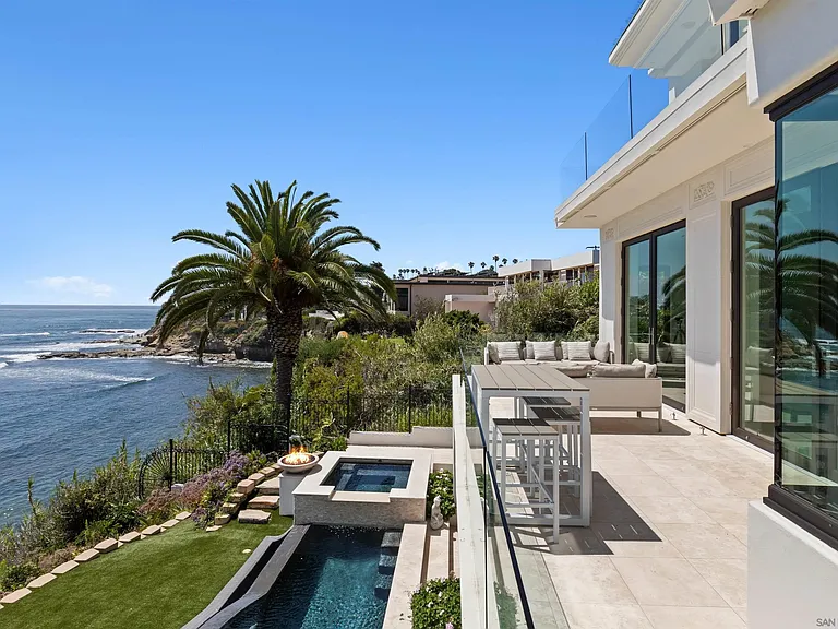 5850 Camino De La Costa — Photo 3