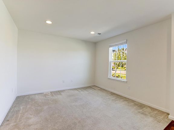 5th image of 3020 Revere St