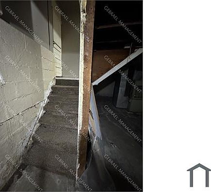 2nd image of 923 Ossington Ave