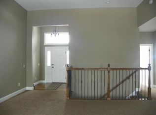 12546 Parkview Dr, Savannah, MO 64485