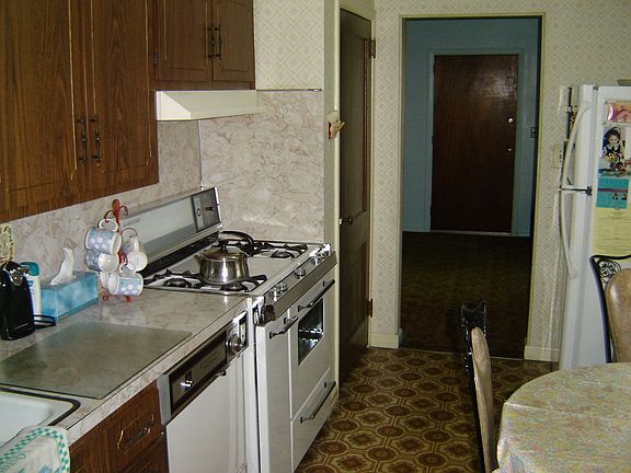 Eat in kitchen