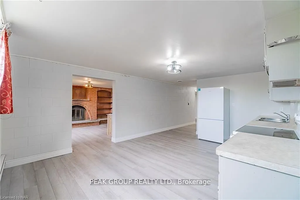3 bed, $1,800 — Photo 3