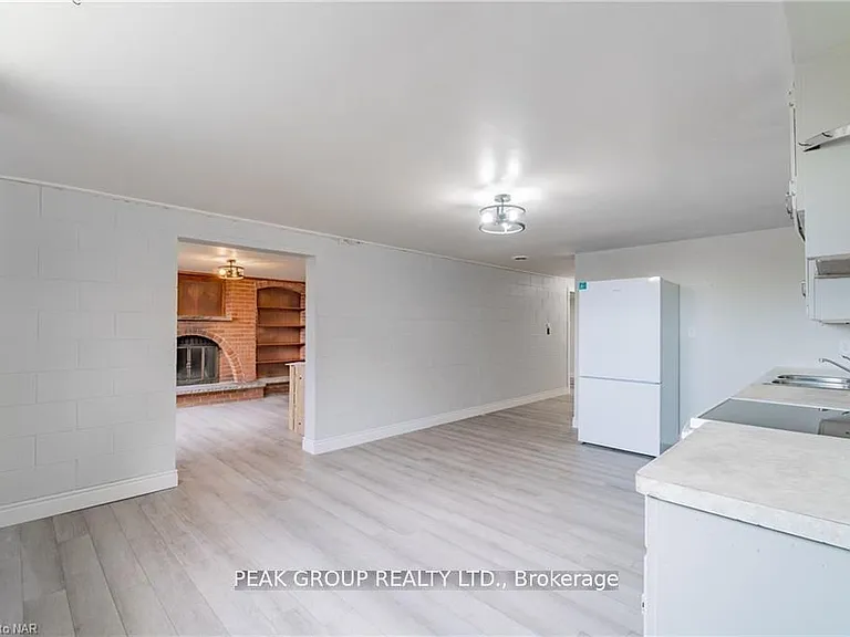 248 Bertie St #LOWER — Photo 3