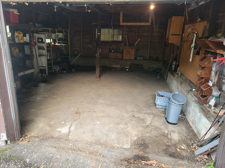 413 S River St — Photo 39