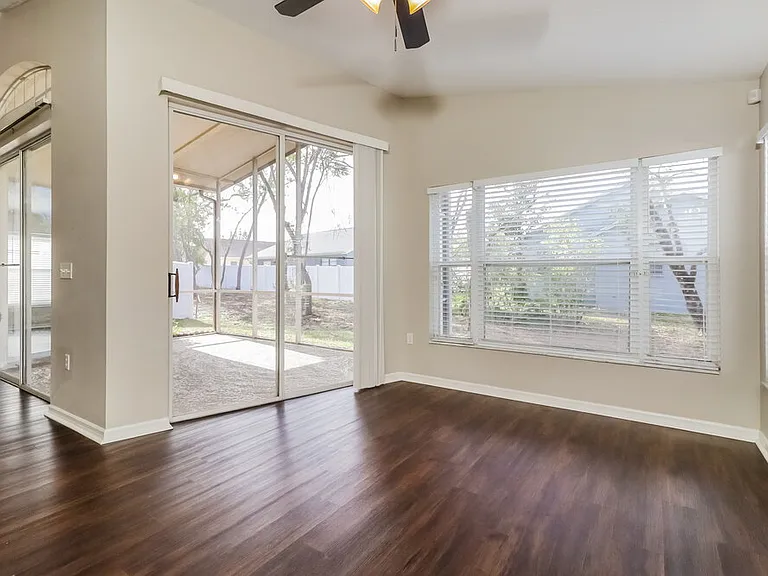 10836 New Brighton Ct — Photo 6