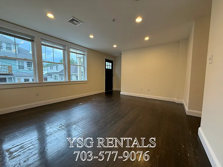 24 Sunset St #1 — Photo 8