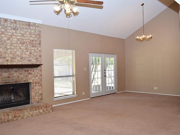 4th image of 2228 Turf Club Dr