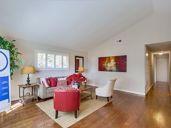 2nd image of 9441 Showplace Dr