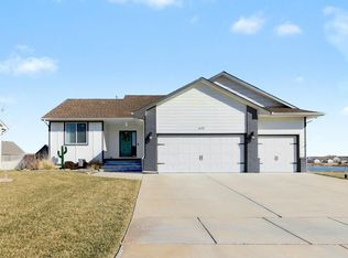 432 S Sweetwater Rd, Maize, KS 67101
