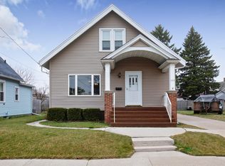 1230 S 20th St, Manitowoc, WI 54220