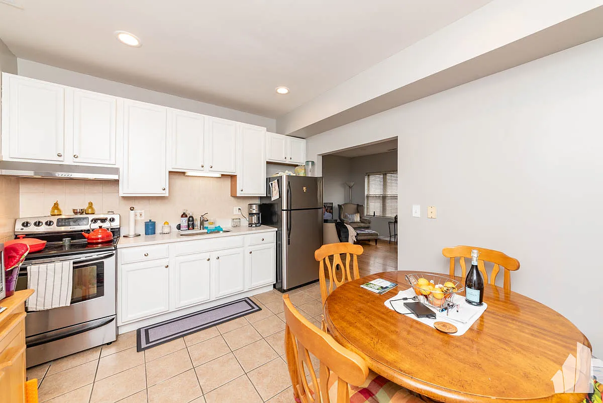 1 bed, 1.0 bath, 550 sqft, $1,700 — Photo 4