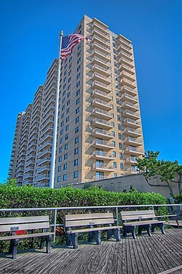 2 bed, 2.5 bath, $48,500 — Photo 1