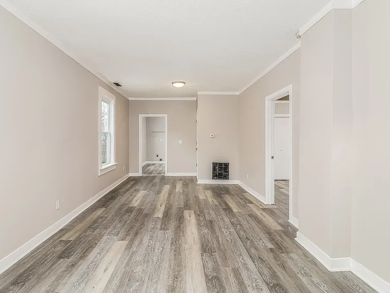 1196894_019_living_room_13455570.jpg