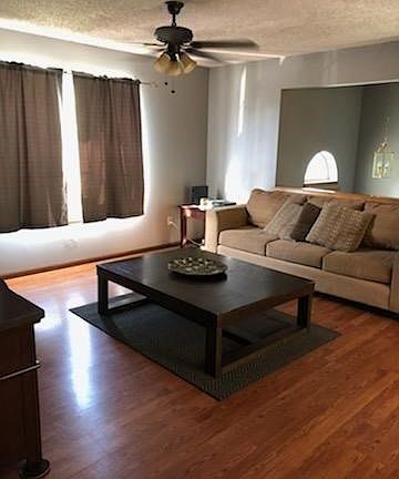 4th image of 806 SE 16th St