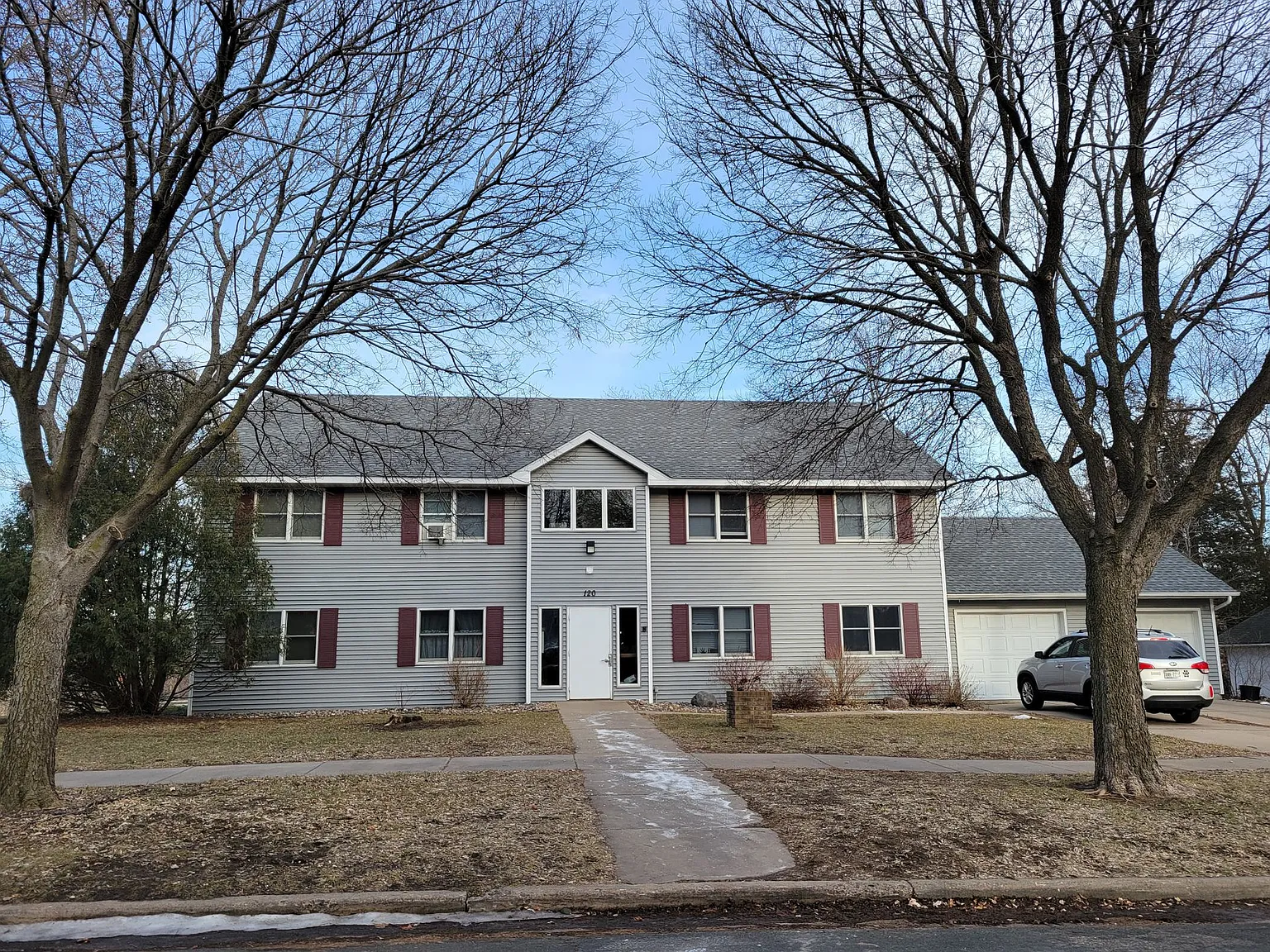 120 Lewis St — Photo 1