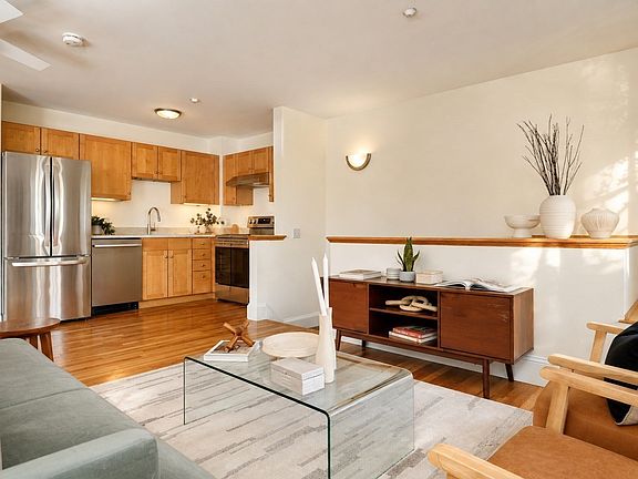 3rd image of 411 Norfolk St Unit 2A