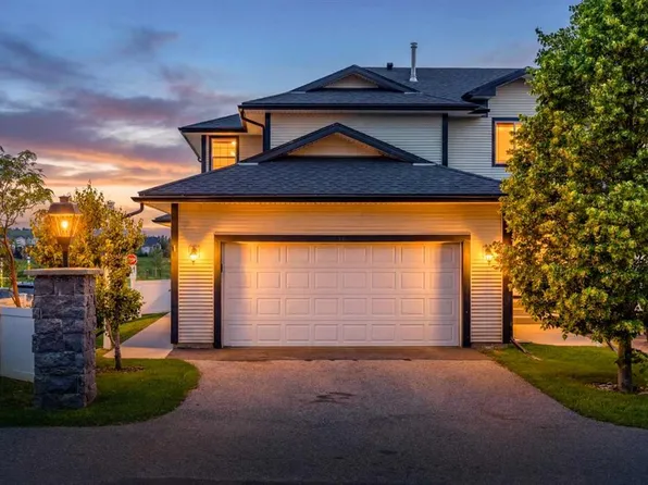 12 E Silver Creek Blvd NW #1, Airdrie, AB T4B 2R2