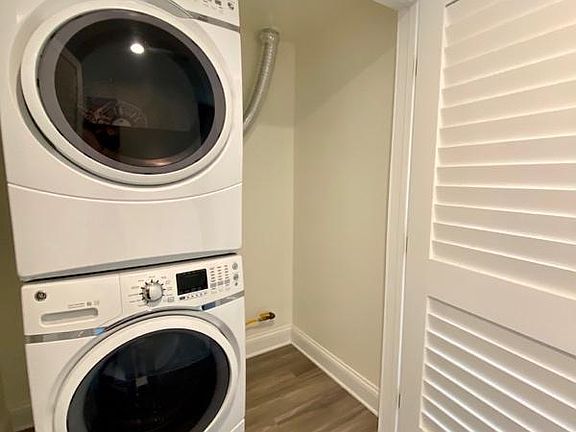 4th image of 14934 Burbank Blvd #3