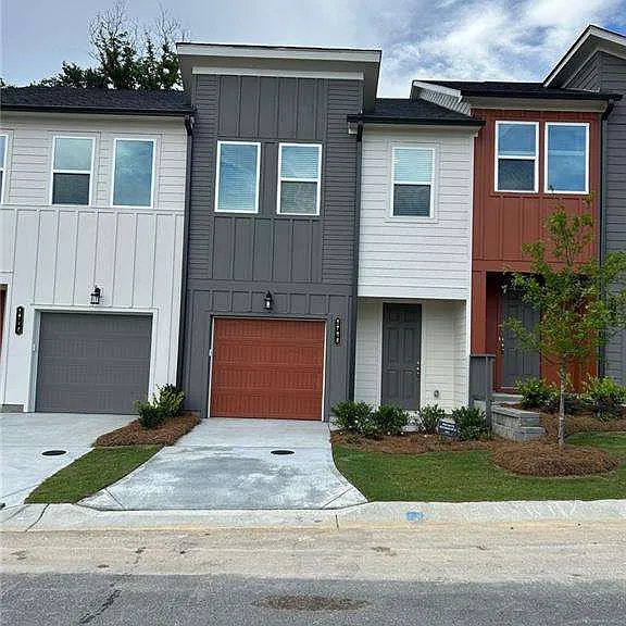 1708 NW Gunnin Trce NW — Photo 2