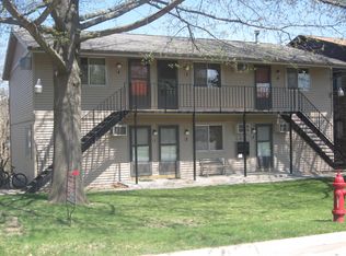 828 Oakcrest St, Iowa City, IA 52246