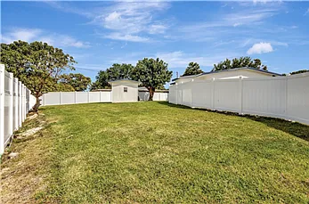 1335 Lee St — Photo 5