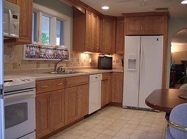 5th image of 2391 Sherwood Ave