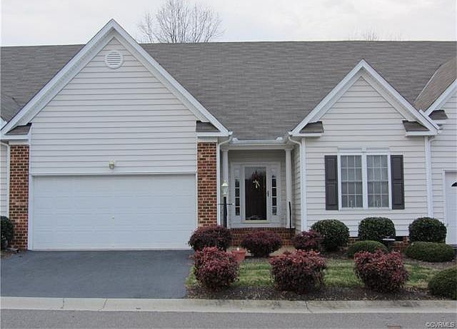 1st image of 102 Carriage Point Ln #102