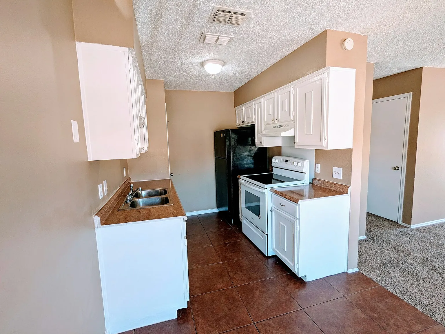 8109 Foxfire Lane, Unit D — Photo 4