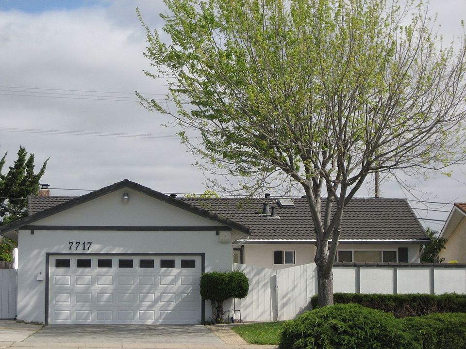 1st image of 7717 Rainbow Dr