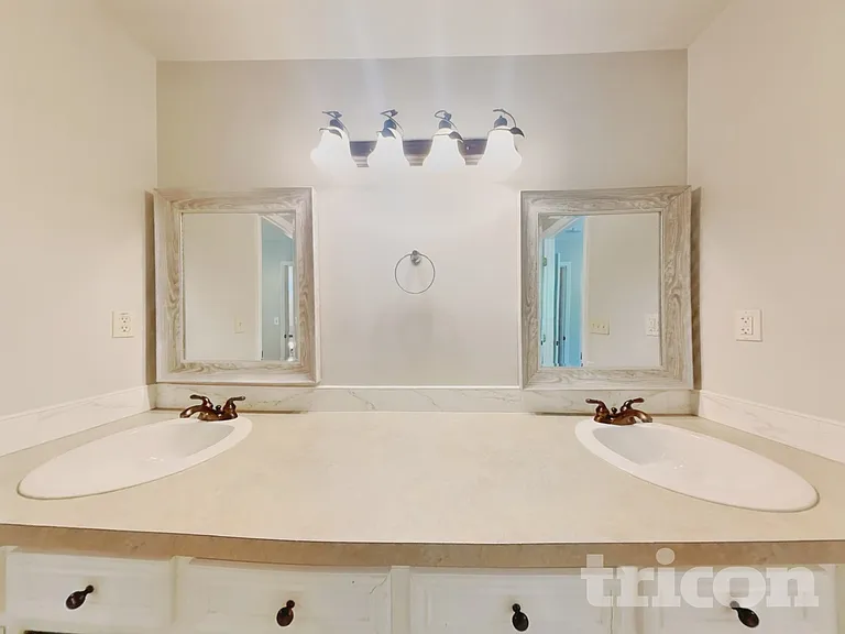 409 Wind Haven Ln — Photo 17