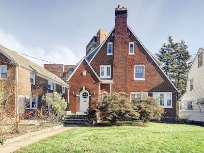 4535 220th Pl, Flushing, NY, 11361