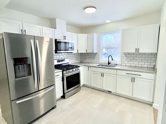 5th image of 1467 Frost Ave E Unit A