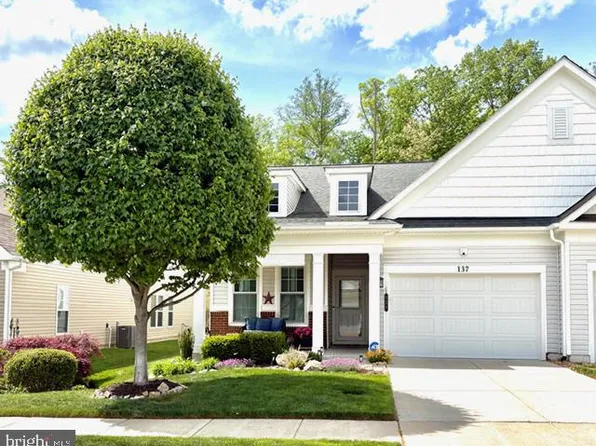137 Long Point Dr, Fredericksburg, VA 22406