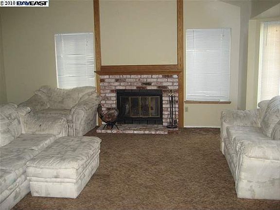 4th image of 438 Monaco Ave