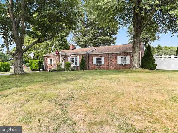 1400 Marlyns Ln, North Wales, PA 19454