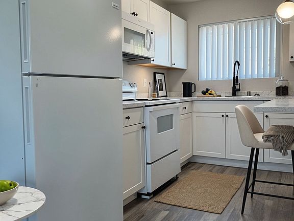 5th image of 111 W Saginaw Way #139-H