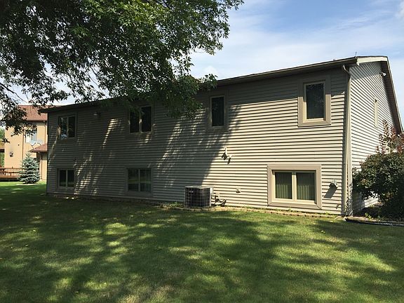3rd image of 2542 Joann Ct