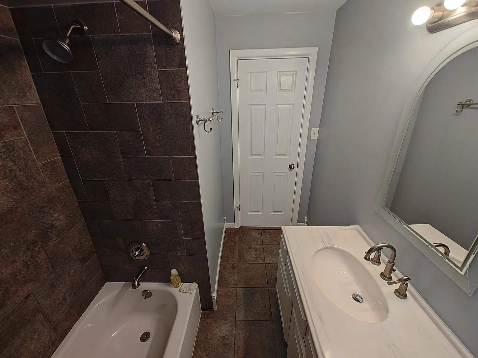 4 bed, 1600 sqft, $2,200 — Photo 3
