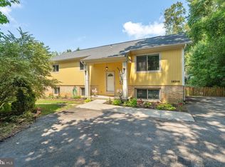 16204 Edgewood Dr, Dumfries, VA 22025