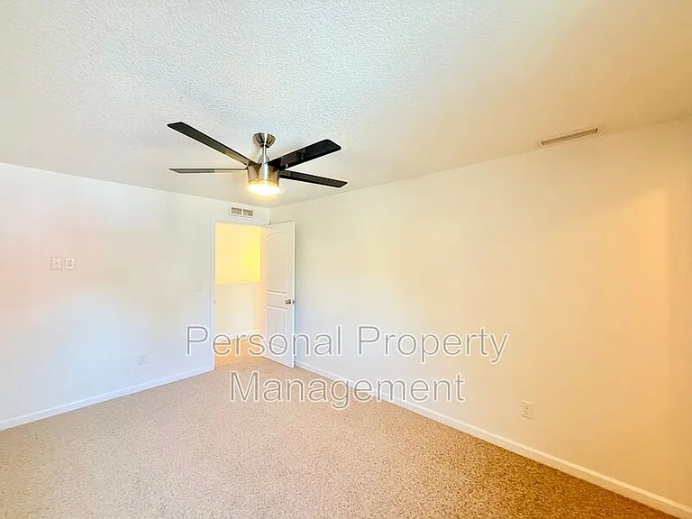 1200 SE 7th St — Photo 15