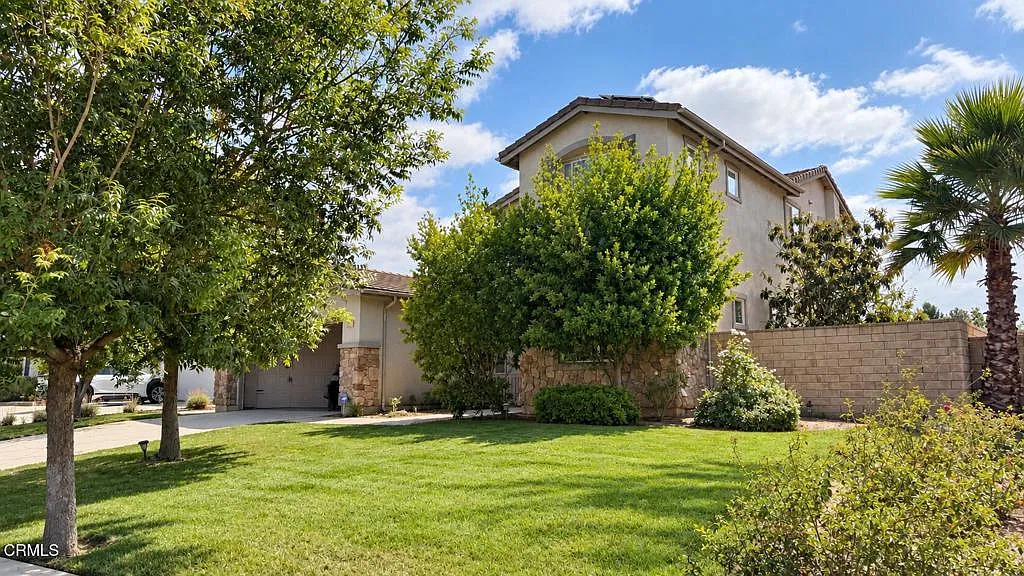 4 bed, 3.0 bath, 2761 sqft, $7,800 — Photo 1