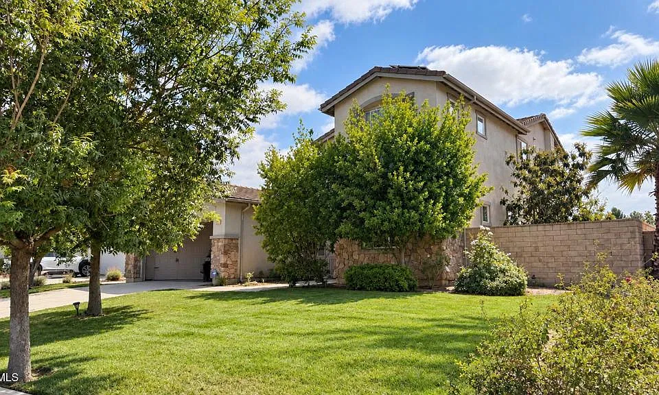 62 W Avenida De Los Arboles
